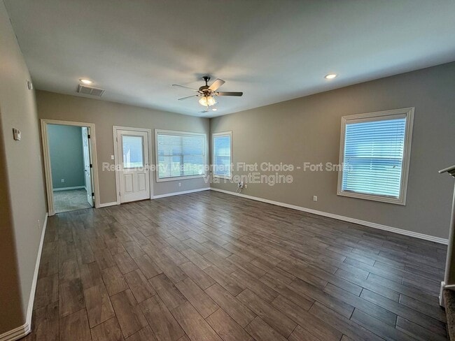 Building Photo - 9818 Mylea Cir
