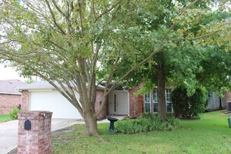 Building Photo - 7213 Galleta Ct