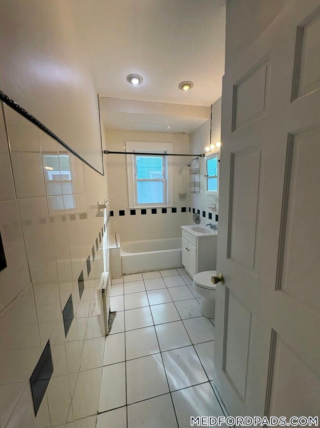 Foto del edificio - 156 Middlesex Ave