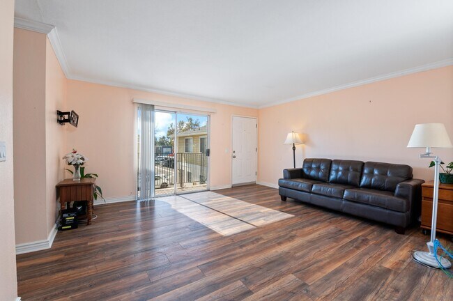 Foto del edificio - 9210 Kenwood Dr