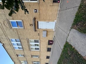 Building Photo - 2255 W Shakespeare Ave