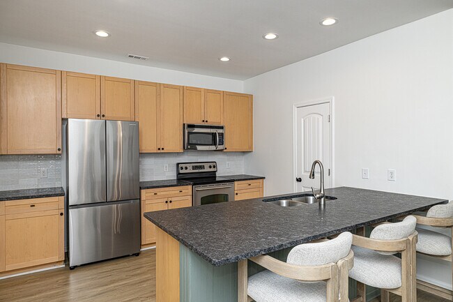 Building Photo - 1123 Central Park Cir