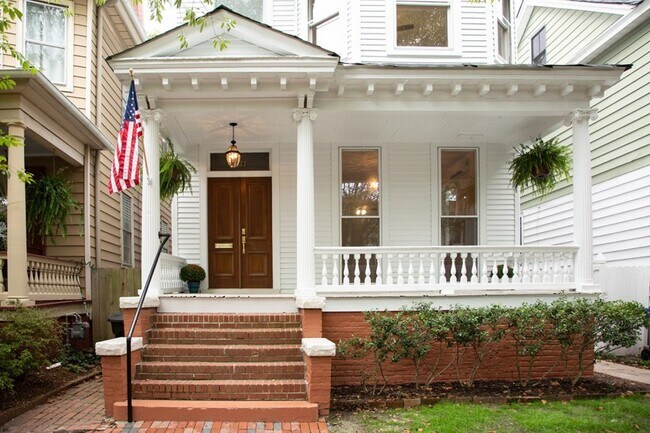 Foto del edificio - 531 Hampton Pl