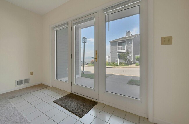 Foto del edificio - 64 Hudson Point Ln