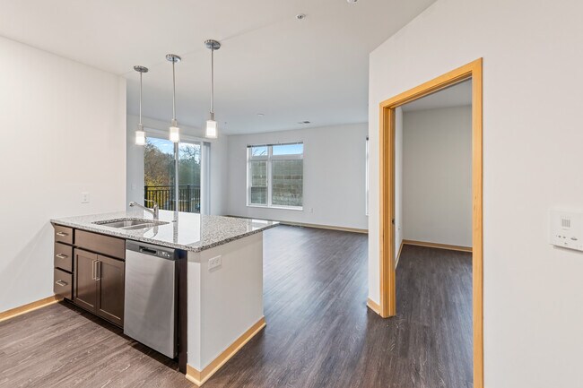 Building Photo - 1121 S Park St