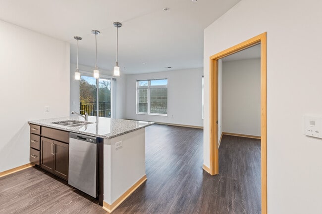 Building Photo - 1121 S Park St