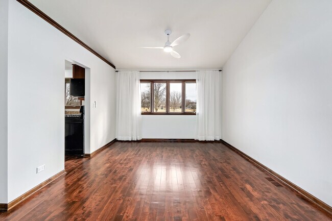 Foto del edificio - 887 Braintree Ln