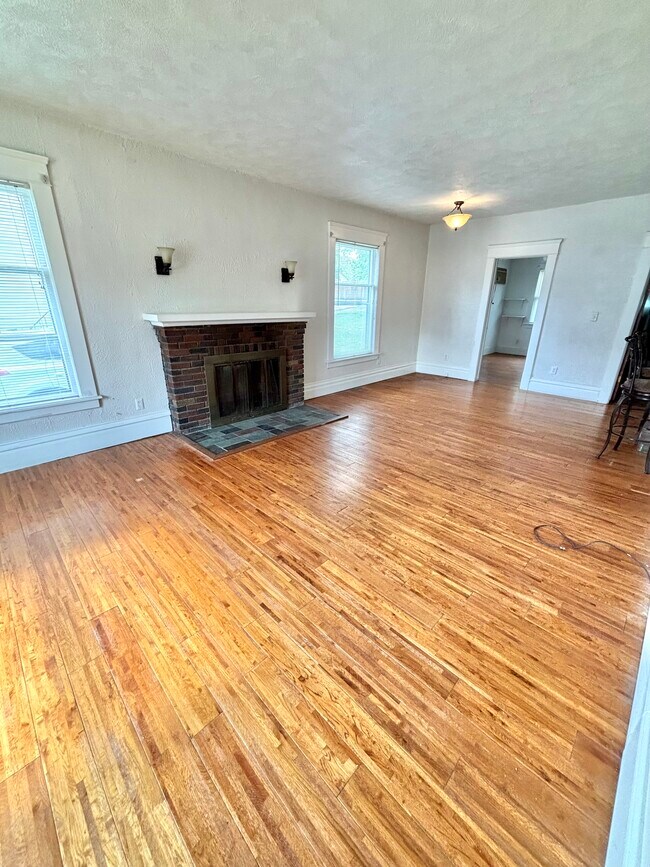 Foto del edificio - 829 N Walnut St