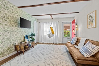 Building Photo - 172 Cherry St