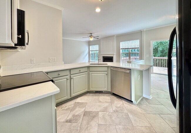 Building Photo - 9148 Hillston Ridge Rd