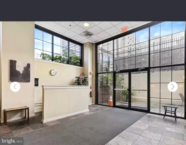 Building Photo - 1010 Arch St