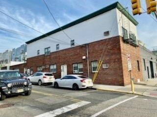 Primary Photo - 914 Grand Ave