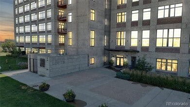 Building Photo - 2000 Little Raven St