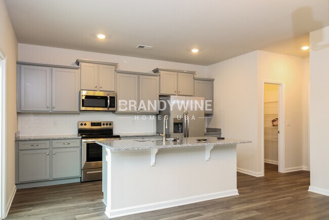 Foto del edificio - ABBOTS GLEN! NEW Lower Rental Rate Leasing...