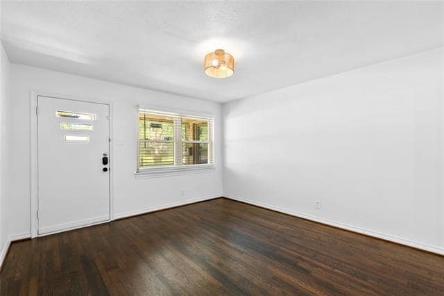 Building Photo - 1804 Mariposa Dr