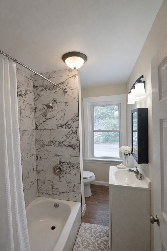 Foto del edificio - 514 Heine St