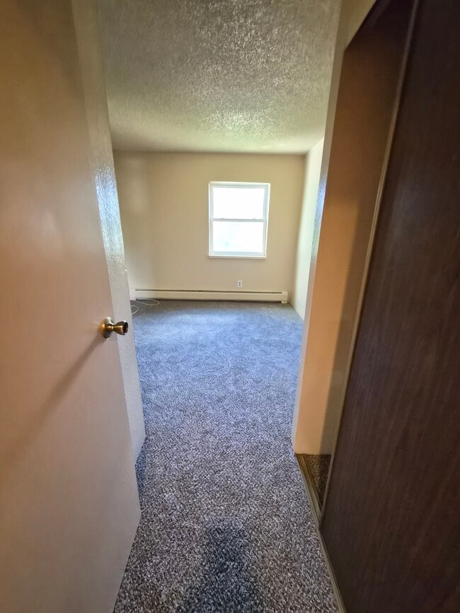 Building Photo - 1200 Golden Cir
