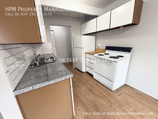 Building Photo - 16112 Maple Heights Blvd