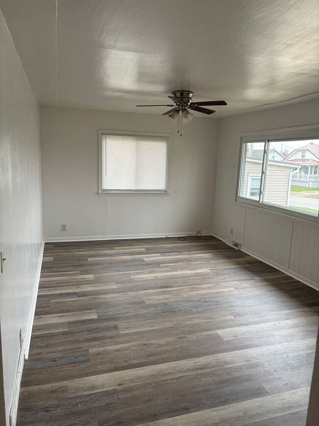 Building Photo - Ashland Home For Rent