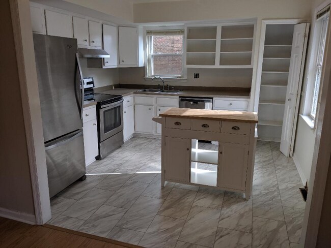 Foto del edificio - 474 Woodview Dr