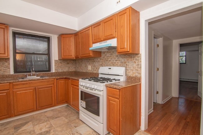 Building Photo - 108 Palisade Ave