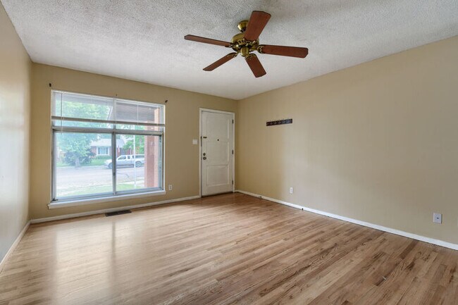 Foto del edificio - 3006 Hudson St