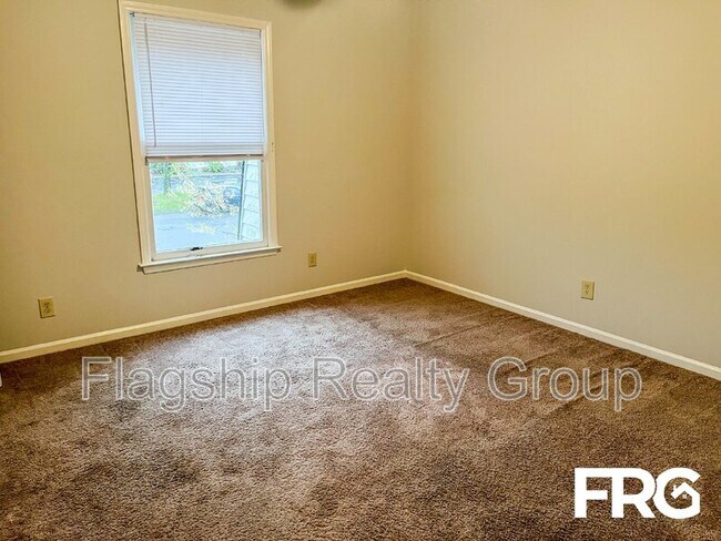 Building Photo - 107 Chesterfield Ct