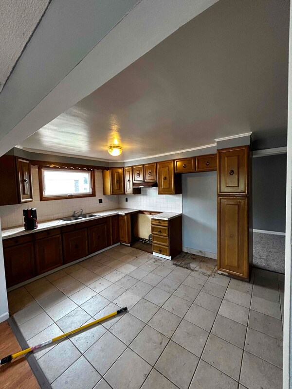 41 Fallbrook St Unit UPSTAIRS, Carbondale, PA 18407 Room for Rent in