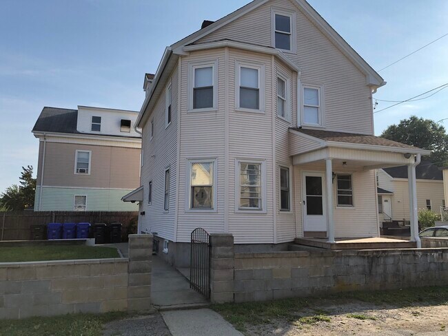 Building Photo - 11 Fort St