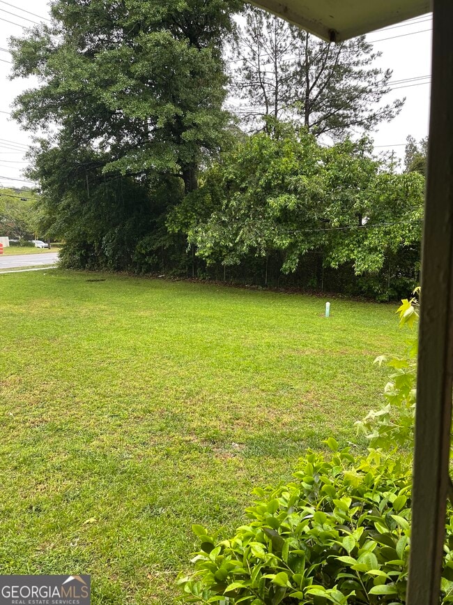 Foto del edificio - 5251 W Fayetteville Rd