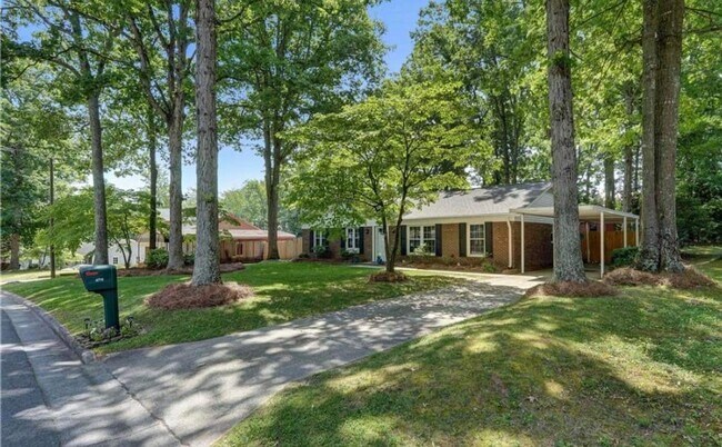 Building Photo - 4711 Chaucer Dr