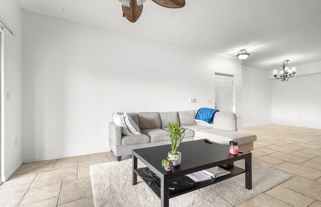 Building Photo - 3022 Alcazar Pl