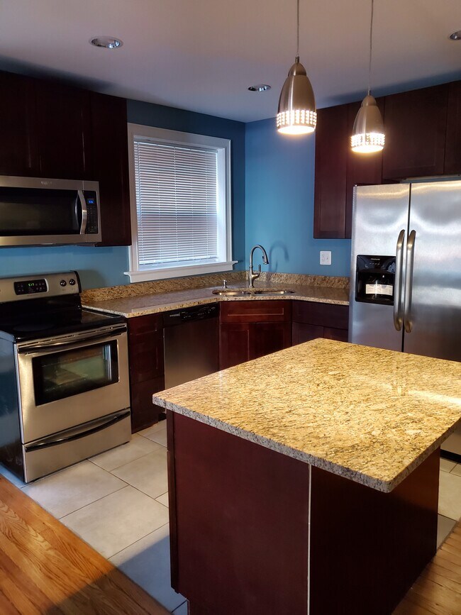 Kitchen view 1 - 4970 Lindenwood Ave