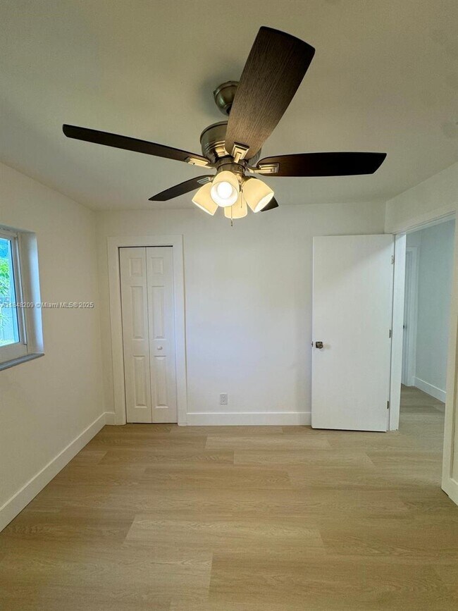 Building Photo - 4 bedroom in Dania Beach FL 33314