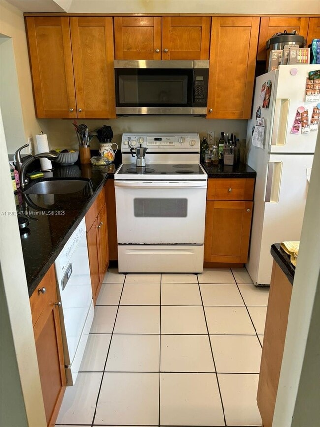 Building Photo - 9430 Poinciana Pl
