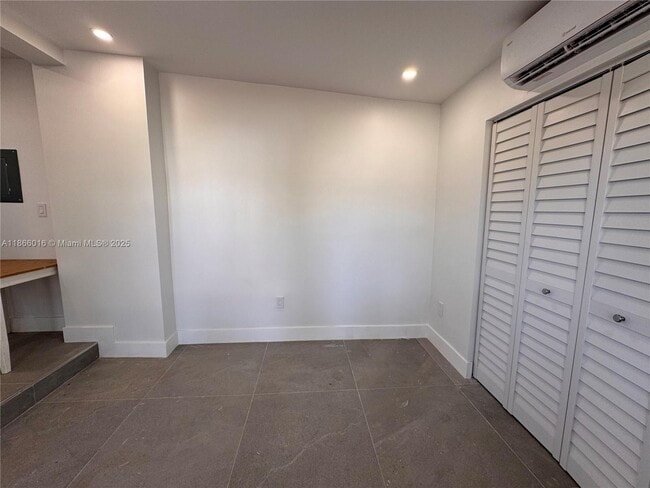 Foto del edificio - 2952 SW 27th Terrace