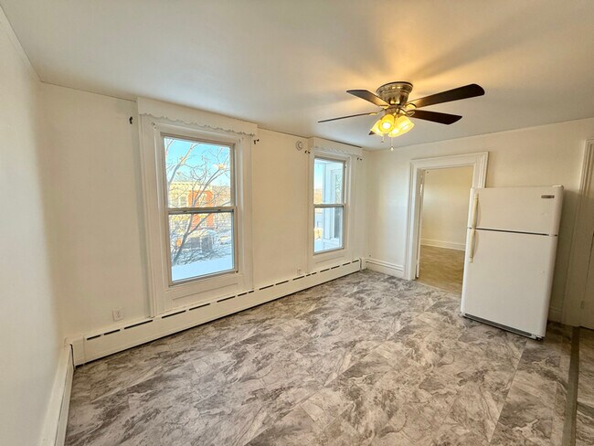 Foto del edificio - 242 Saratoga St