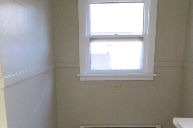 Building Photo - 466 25th Ave