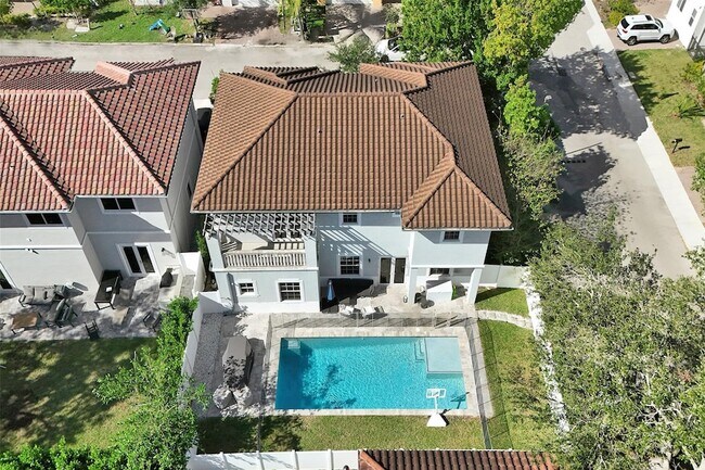 Foto del edificio - 3534 Forest View Cir