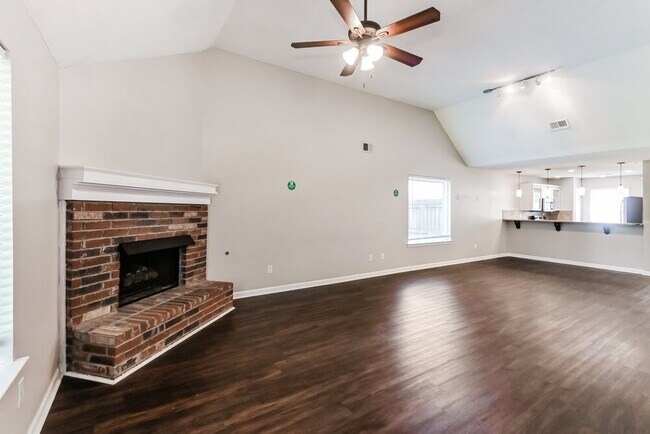Building Photo - 277 Gaslight Cove