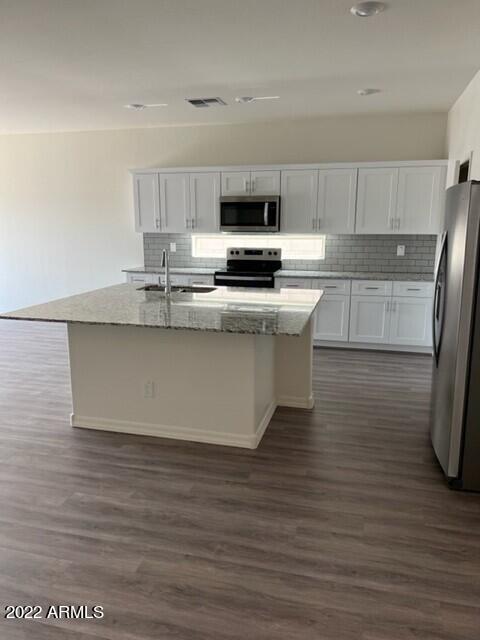 Building Photo - 1672 W Aztec Dr