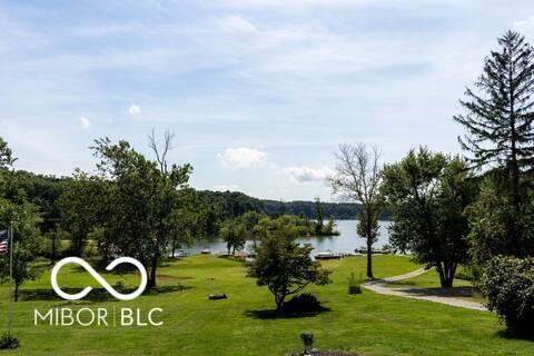 Building Photo - 9271 Mallard Dr