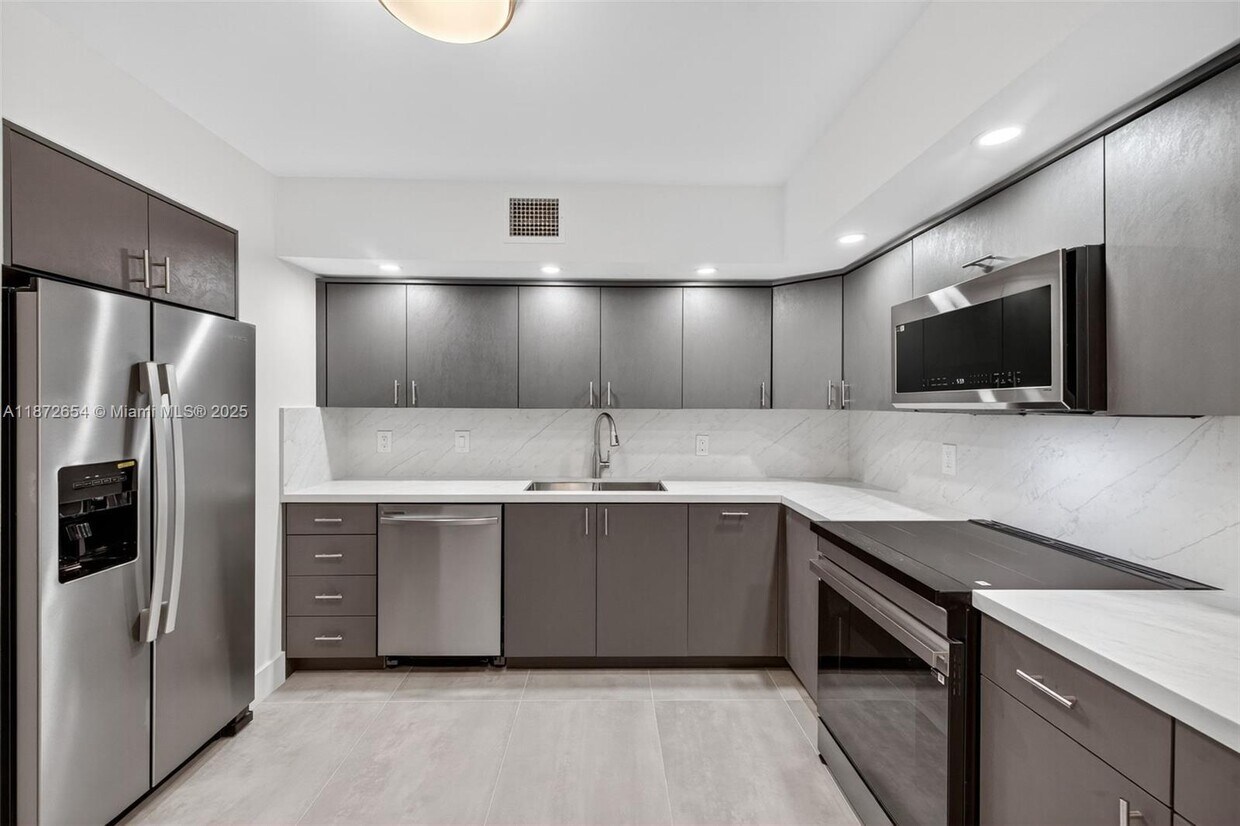 Foto principal - 2812 N 46th Ave