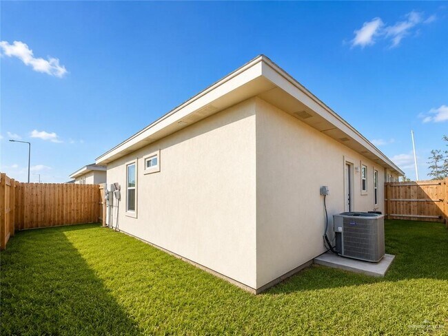 Foto del edificio - 7006 N 56th St