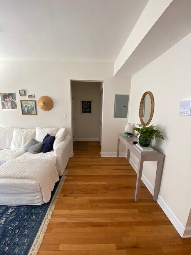Foto del edificio - 1228 Elmwood Ave