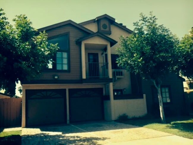 Front of building - 4368 Marlborough Ave