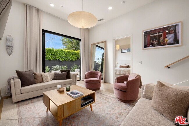 Foto del edificio - 9004 Dicks St