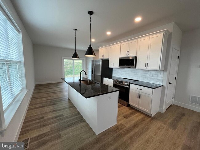 Building Photo - 14 Ringneck Cir