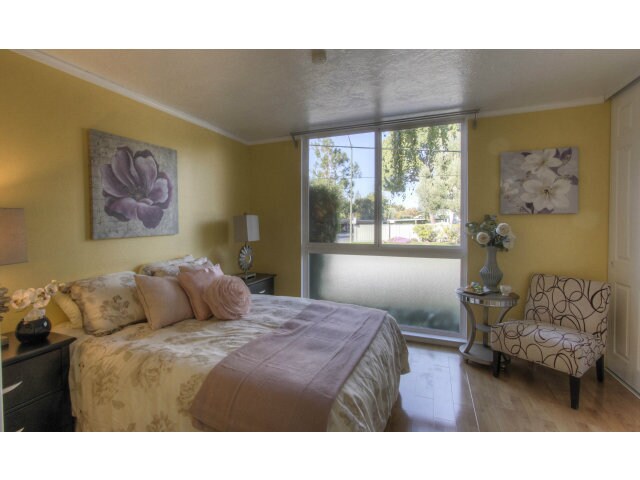 Building Photo - 183 Del Medio Ave