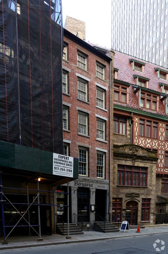 Building Photo - 19 S William St